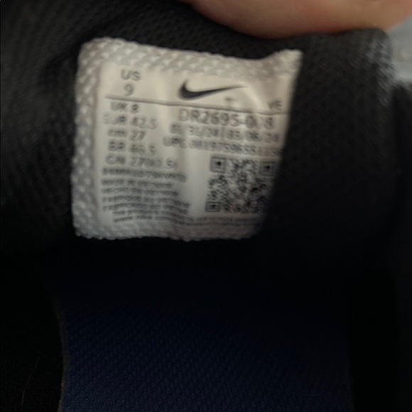 Nike Black and Blue Running Shoes with Vibrant Orange Logo - Picture 7 of 7